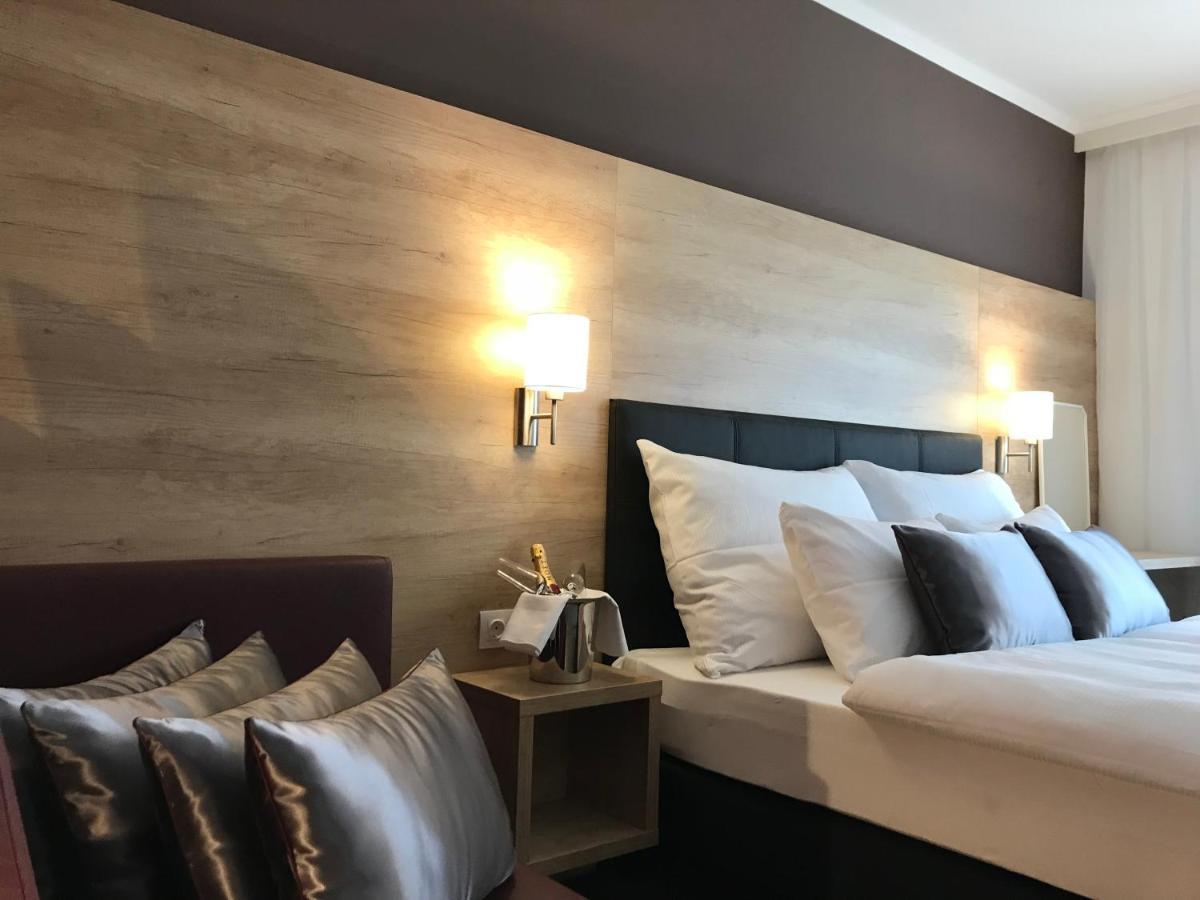 Villa Aruba & Private Spa Suites Keszthely Bagian luar foto