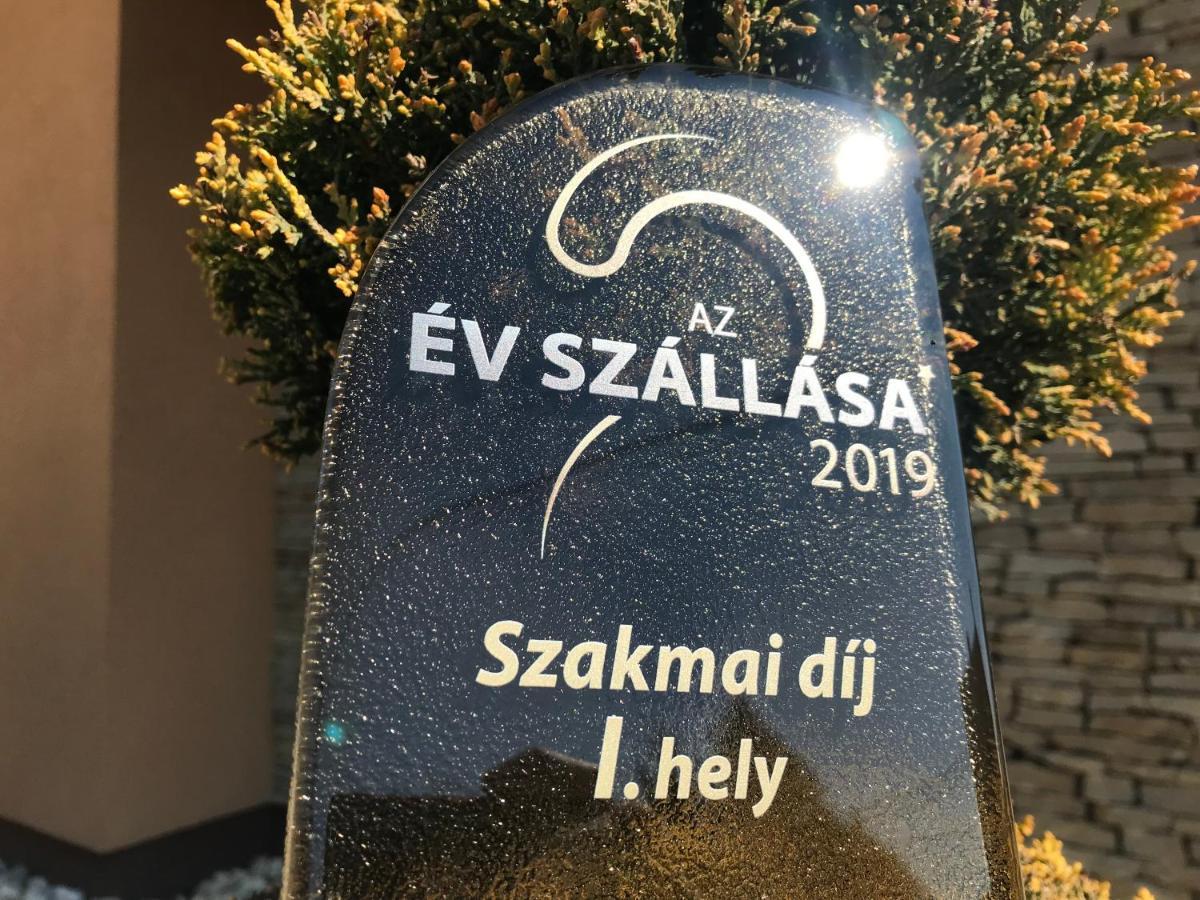 Villa Aruba & Private Spa Suites Keszthely Bagian luar foto