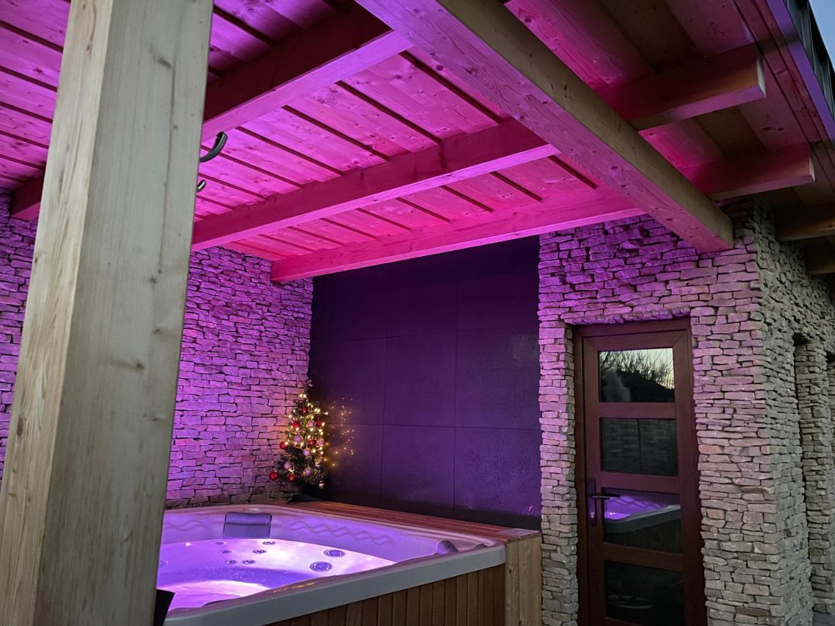 Villa Aruba & Private Spa Suites Keszthely Bagian luar foto