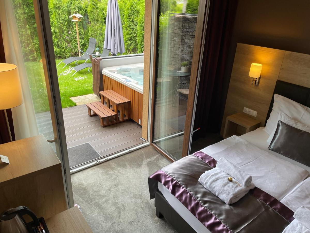 Villa Aruba & Private Spa Suites Keszthely Bagian luar foto