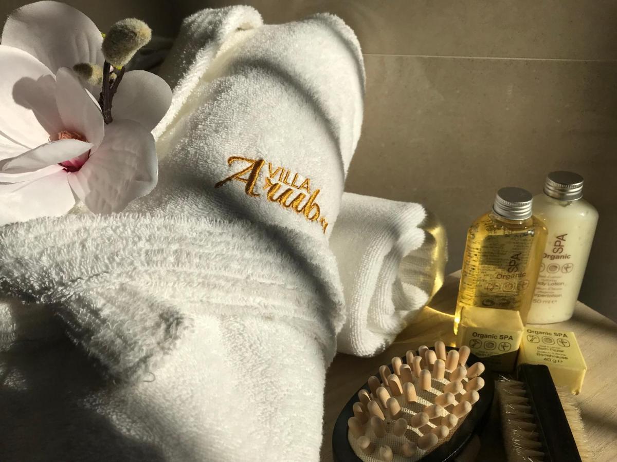 Villa Aruba & Private Spa Suites Keszthely Bagian luar foto