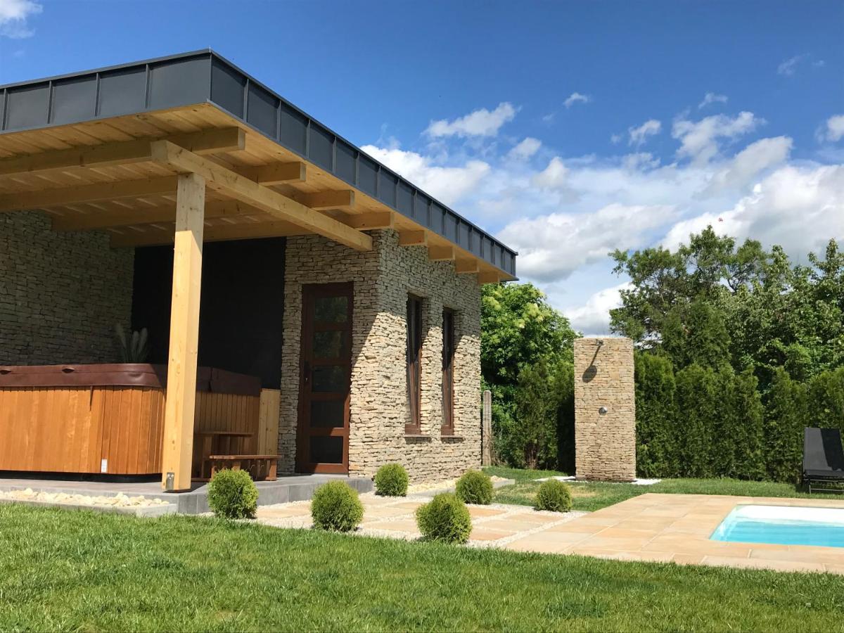 Villa Aruba & Private Spa Suites Keszthely Bagian luar foto