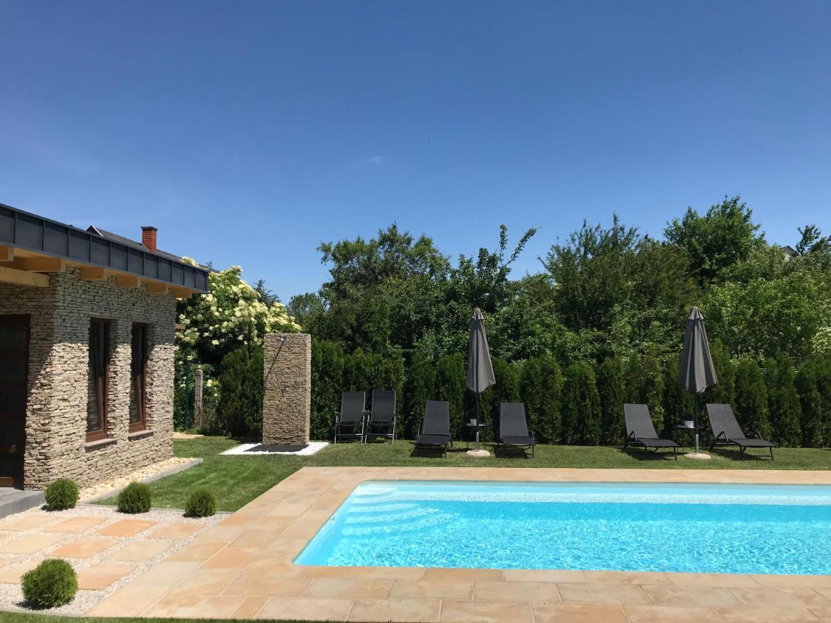 Villa Aruba & Private Spa Suites Keszthely Bagian luar foto